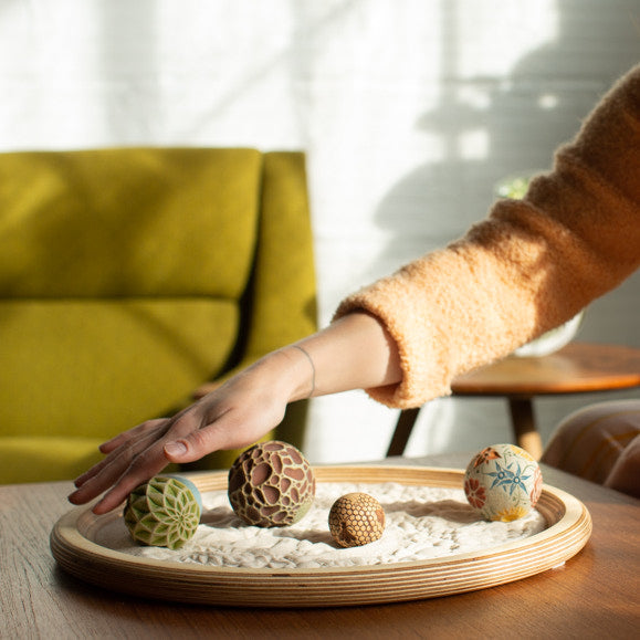 How the Active Hand Helps the Mind
