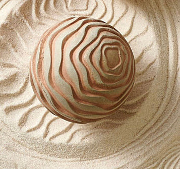 make epic sand art by creating patterns