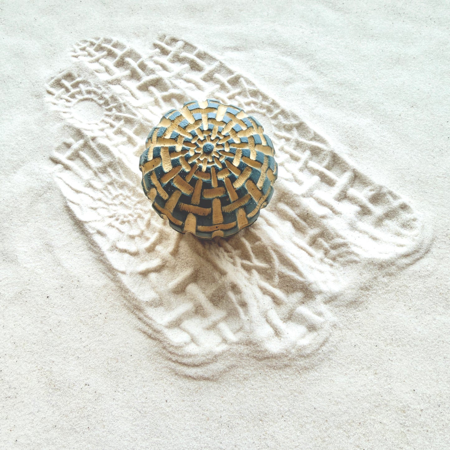 Weaves Medium Sand Sphere