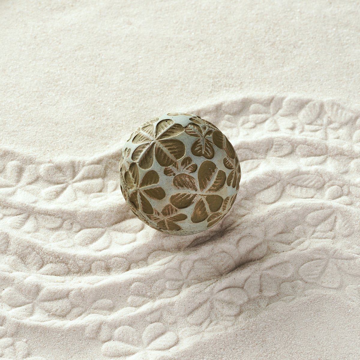 Sand Sphere | Clovers | Medium